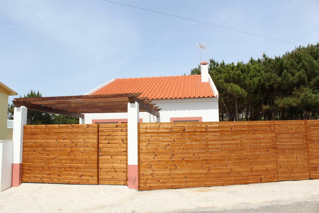 Number 10 Beach House A dos Cunhados Exterior photo